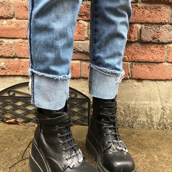 SOLD Vintage patchwork pocket distressed jeans ☺️ - Picture 5 of 7